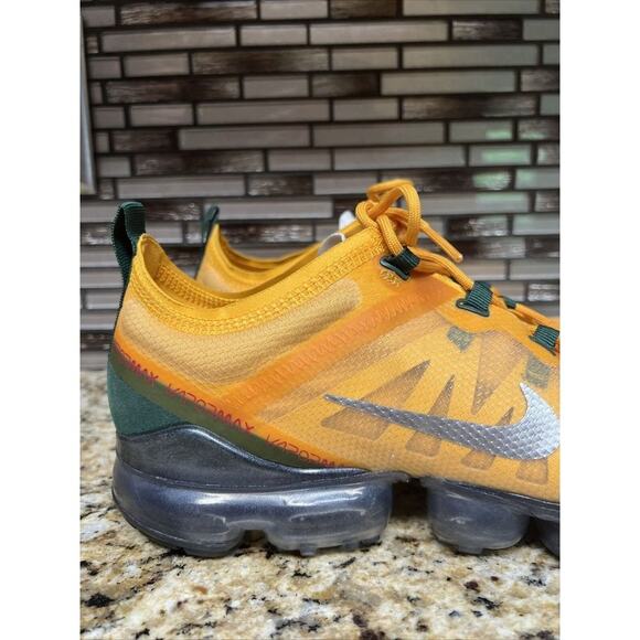 EUC Size 10.5 Mens Nike Vapormax 2019 Canyon Gold Lace-Up Sneakers AR6631-700 main image 6